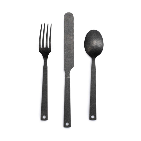 https://defiancegearco.com/cdn/shop/products/barebones-flatware-camping-cutlery-set-with-fork-knife-spoon-matte-black-37149144744150_grande.jpg?v=1648473487